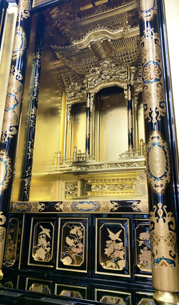 金沢仏壇の画像。自社製。